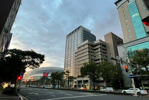 雙北預售交易斷崖式下滑！驚揭「這兩區」年減逾8成  等不到價崩? 預售量狂縮! 專家:投資出場自住撐盤