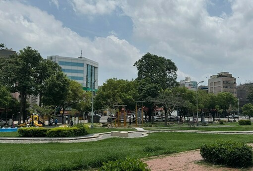 329檔期蒸發2700億！房市真的冷還是建商在「裝睡」？