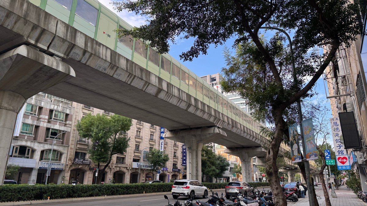 高雄人跑光了？市區狂掉3千人、台積電區卻爆滿！學者開戰市府：「燒錢蓋捷運」等於把錢丟水裡？