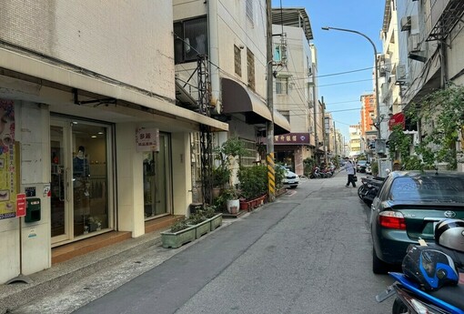 補助70%翻修一間老屋就能救商圈？網友：只是一間沒人氣的「樣品屋」...