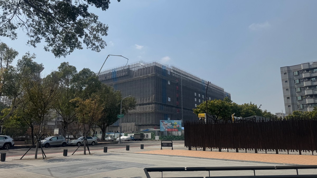 土方成本暴增衝擊房價！M編：政府不設公辦土資場，房價這塊「硬塊」永遠敲不碎