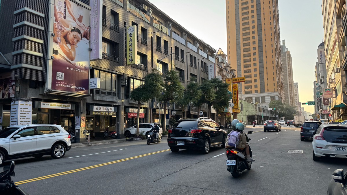 用5000萬買店面，以為可以收租一輩子？網友：笑死！現在誰還在逛街？