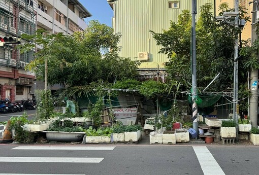 自主都更夢碎現場！13米大坑洞揭開「自己蓋房」的殘酷真相