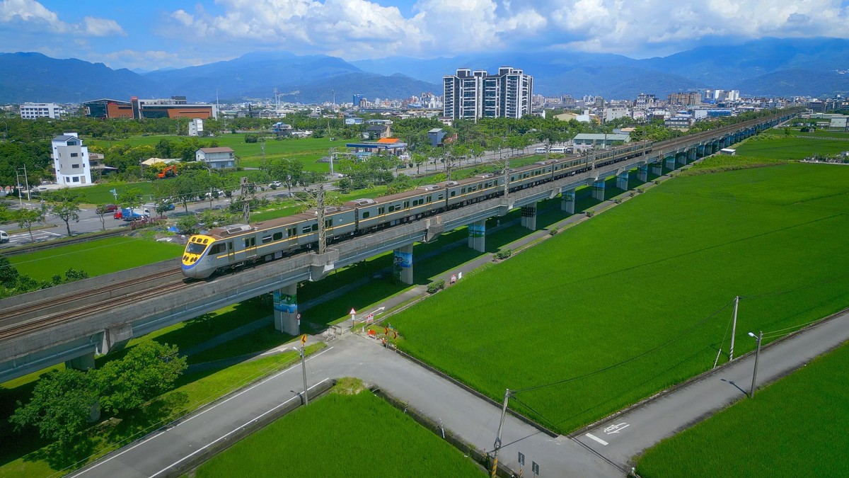 等了33年！宜蘭鐵路高架化終獲核定，總經費501億，可消除9處平交道