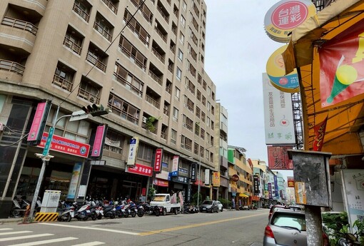 賣房找誰最穩？資深房仲不敢說的真相：專任約卡位、一般約亂殺價，高手都用「混合策略」