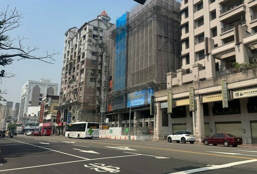 央行鬆綁第二戶貸款的真正原因曝光！不是幫換屋族，是怕建商先倒