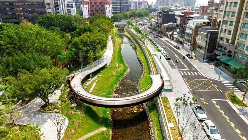 拆水泥、還綠地、小烏龜回來了！台北磺港溪「還地於河」全國第一完工