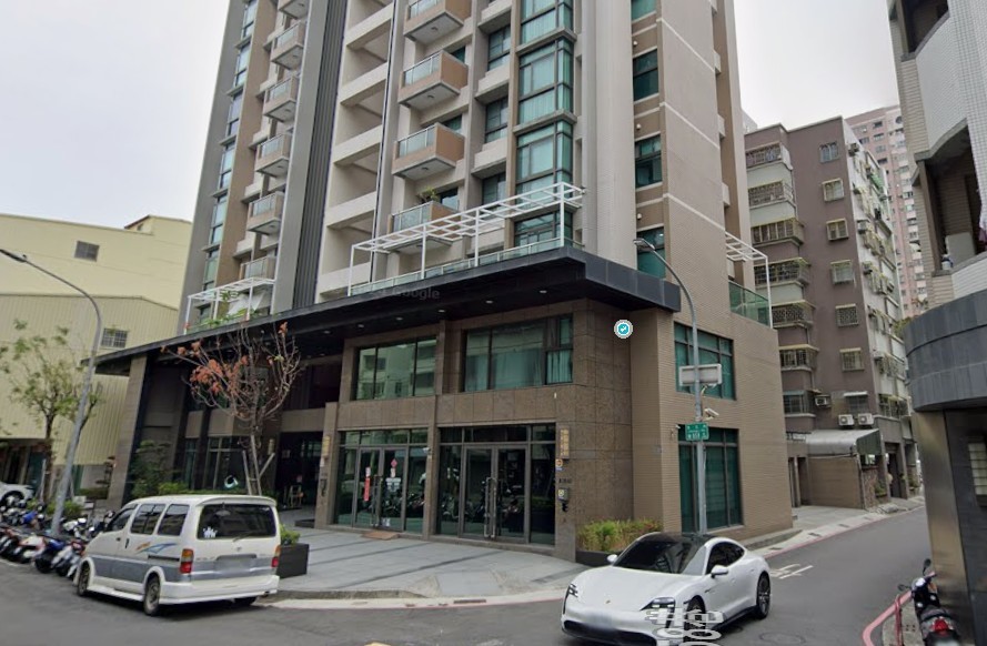 建商終於撐不住了？高雄左營預售價重回30萬地板價，18個月來第一次