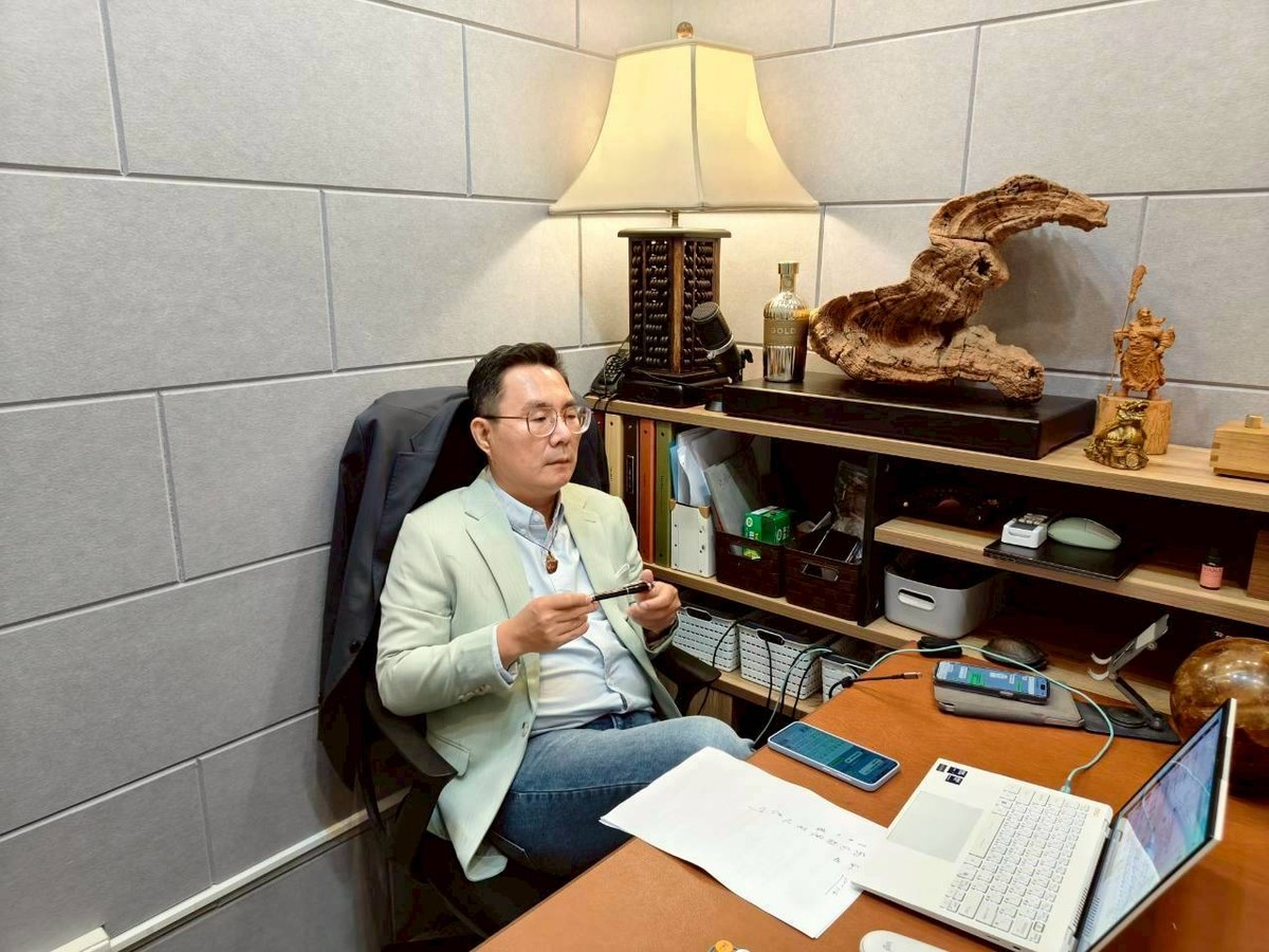 巴菲特退休前最後一課：市場是「附設賭場的教堂」，現金為王才是真理