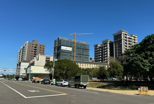 台股站上4萬點，為何不敢買房？學者警告：房價若下修10%，新青安族首當其衝