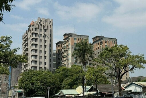 60歲老將苦撐、移工填補人力缺口、年輕人拒絕工地，營造業「三層斷層」危機