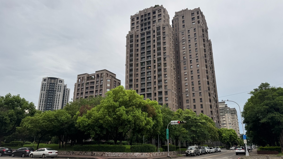 西屯高樓層新屋賠售528萬！單價跌到4字頭，在地房仲：沒見過