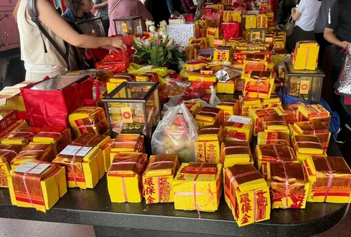 借錢炒股玩到「四貸同堂」！專家示警：你不是在投資，是在賭人生