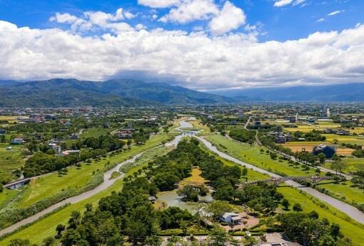 宜蘭安農溪「柯林景觀橋」進度超前！明年1月夢幻紫橋亮相 縫合2.1公里路網斷點