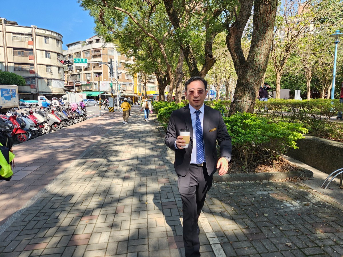 看屋後才發現親友在同品牌房仲上班！山哥：可以合作，但不建議跳過原房仲