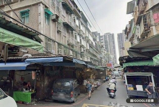 板橋「國泰晶華」騎樓遭店家占用18年！收租千萬全進私人口袋 住戶怒控：市府三不管（M傳媒房產中心）